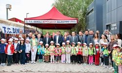 Başkan Çavuşoğlu, Çocuklarla Birlikte Can Dostların Merkezini Gezdi