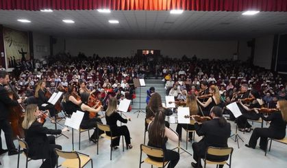 İzmir Senfoni Orkestrası Çivril’de ilk kez sahneye çıktı