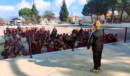 10 yaşındaki Egehan, bakanlık vaatleri ve özgüveniyle hayran bıraktı