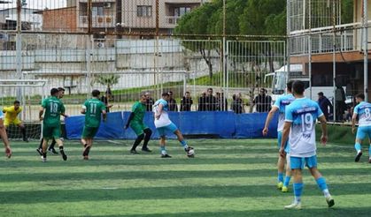 Denizli Emniyet Müdürlüğü Halı Sahada Yoluna Devam Ediyor