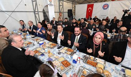 Denizli'de Gelenek Bozulmadı; İlk İftar Yemeği DTO Tarafından Verildi