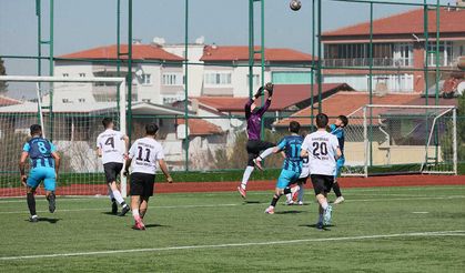 Okul Sporları Futbol Şampiyonasında Yarı Final Biletleri Sahiplerini Buldu