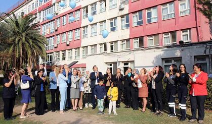 Mavi balonlar diyabete farkındalık için gökyüzüne bırakıldı