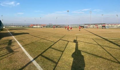 Afyon’da Gelişim Ligi maçına verilen saha tepkilere neden oldu