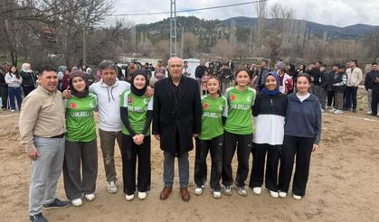 Başkan Arslan, Çamlıbel’de Voleybol Turnuvasına katıldı