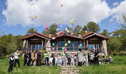 Çameli’de minik öğrencilerin Kur’an-ı Kerim’e geçiş heyecanı düzenlenen törenle taçlandı