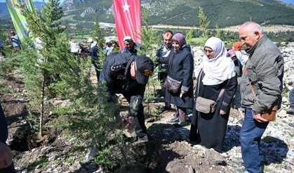 Denizli’de 28 Polis Şehidi Anısına 200 Fidan Toprakla Buluştu