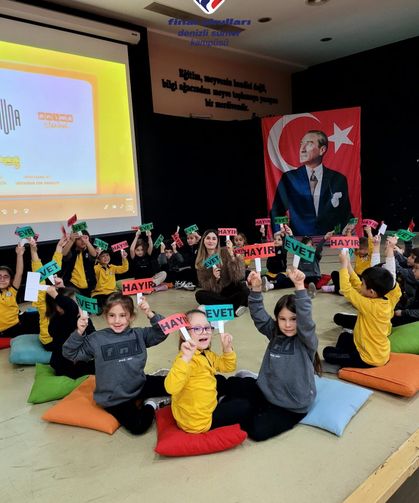 Uzmandan Velilere Yaz Tatili Uyarısı: “Dinlenirken Öğrensin, Öğrenirken Eğlensin”