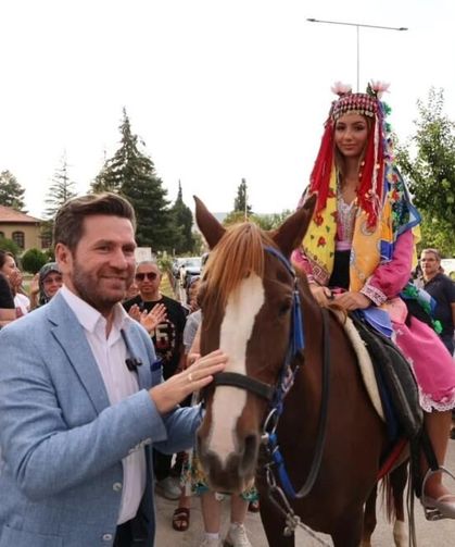 Nikfer'de Gurbetçi Şenliği Coşkusu Yaşandı