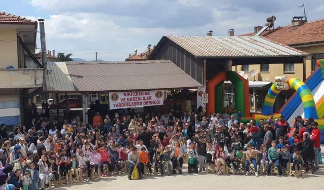 Öğrenci dostu dernek, alkış topluyor