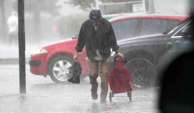 Denizli'ye Meteoroloji'den Sağanak Yağış Uyarısı