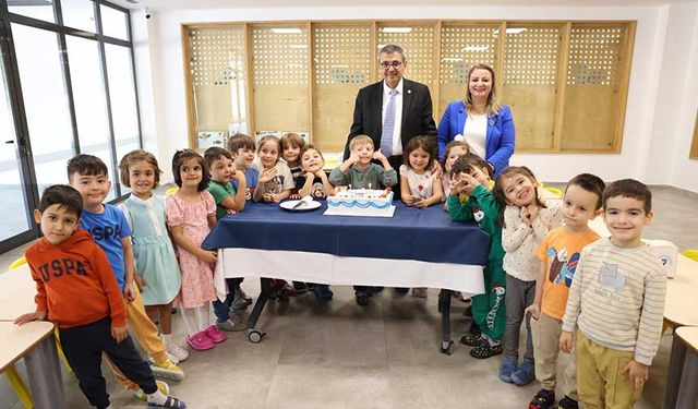 PAÜ Çocuk Üniversitesi’nde ilk dersi Rektör Kutluhan işledi