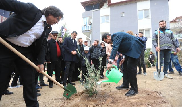 Pamukkale'de Ata’nın anısına fidan dikimi