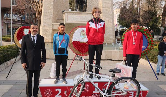 Denizli’de Atatürk Yol Koşusu Yapıldı