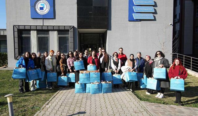 Üniversiteli Gençler Önce Gönülleri Sonra Dizleri Isıttı