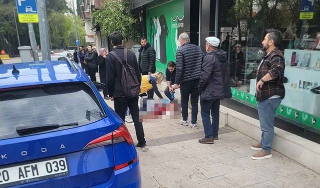 Cezaevinden Çıkıp Eski Karısıyla Sevgilisini Sokak Ortasında Bıçakladı: 1 Ölü, 1 Ağır Yaralı