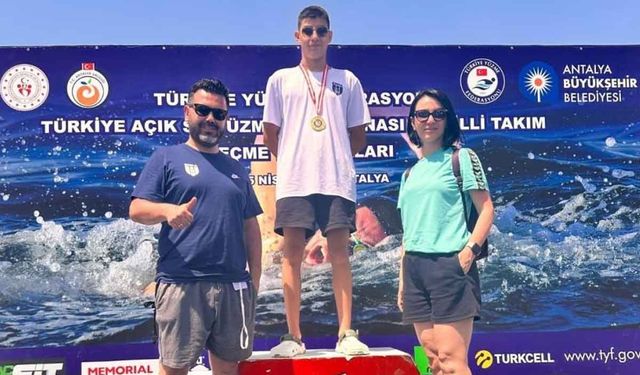 Denizlili yüzücü Türkiye şampiyonu oldu