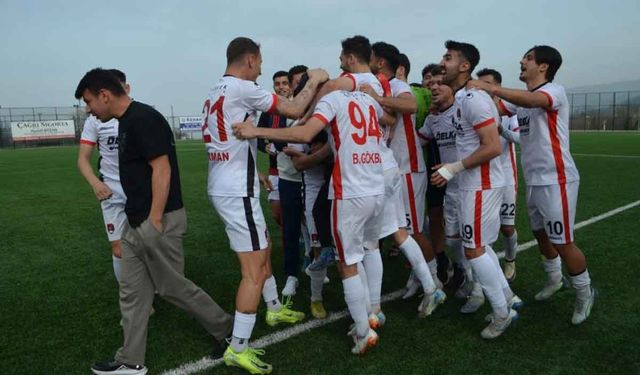 Denizli takımlarından biri düştü, diğeri şampiyon oldu