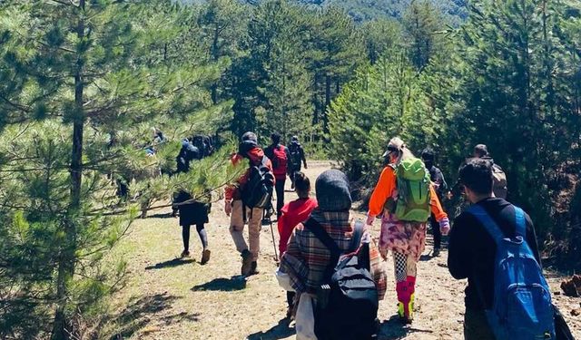 Doğaseverler Baharı Karagöl'de Karşıladı