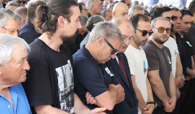 Ersun Yanal'ın babası son yolculuğuna uğurlandı