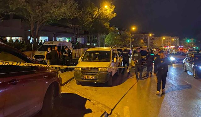 Eski eşine "Eve geliyorum" diyen helikopter pilotunun cesedi, kötü koku gelen araçta bulundu