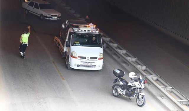Denizli'de 3 acarın karıştığı kazada maddi hasar meydana geldi