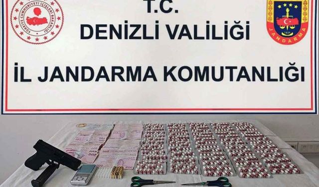 Denizli’de 3 Zehri Taciri Binlerce Uyuşturucu Hapla Yakalandı
