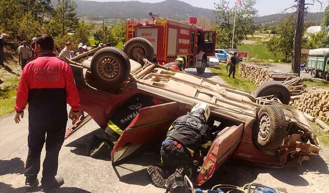 Odun sterine çarpan otomobil takla attı