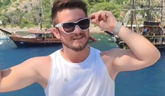 Kayganlaşan yolda kaza yapan genç sürücü hayatını kaybetti