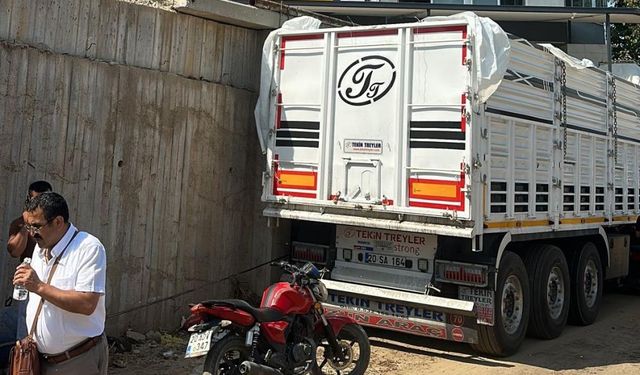 Denizli'ye Üzüm Yüklemeye Gelen Adam Aracında Ölü Bulundu