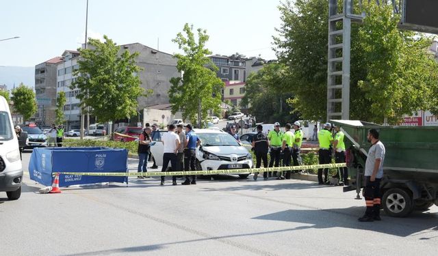 Denizli'de Feci Kaza: Otomobilin Çarptığı Kadın Hayatını Kaybetti