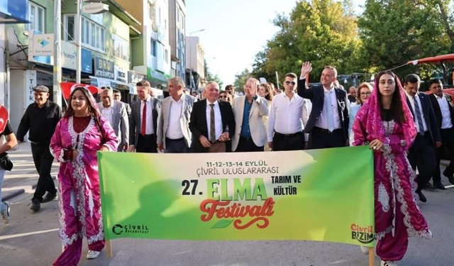 Çivril Kültür Sokağı, 27. Elma, Tarım ve Kültür Festivalinin İlgi Odağı Oldu