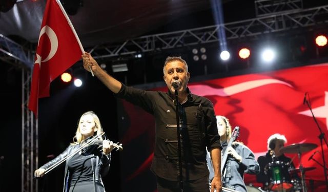 Çivril'de Haluk Levent Rüzgarı Esti