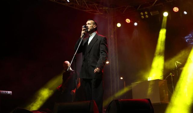 Çivril Elma Festivali Cem Adrian Konseriyle Sonlandı