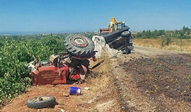 Denizli'de Devrilen Üzüm Yüklü Traktörün Sürücüsü Hayatını Kaybetti