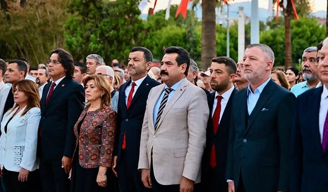 Denizli'de CHP'nin 102. Kuruluş Yıl Dönümü İçin Tören Düzenlendi