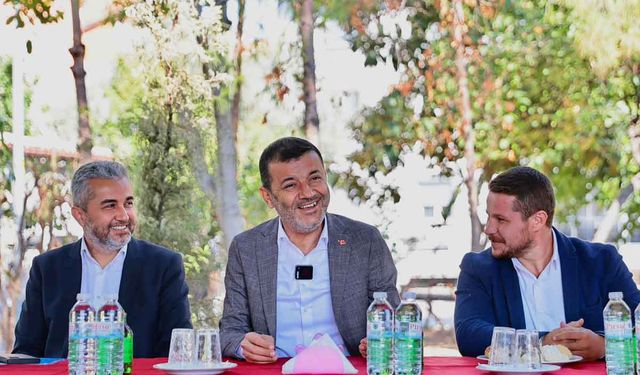 Başkan Çavuşoğlu minibüs şoförleriyle buluştu