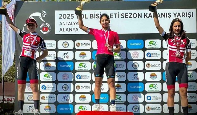 Bisikletin altın kızı Buse sezonu zirvede tamamladı