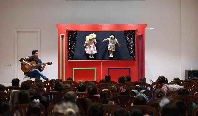 Merkezefendi Belediyesi Kent Tiyatrosu Miniklerin Yüzünü Güldürdü