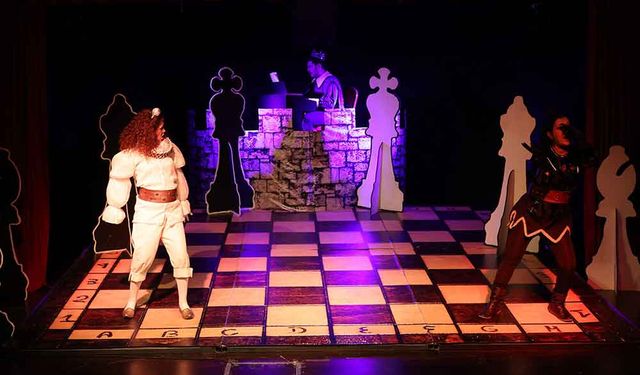 Merkezefendi Kent Tiyatrosu Oyunlarına Devam Ediyor