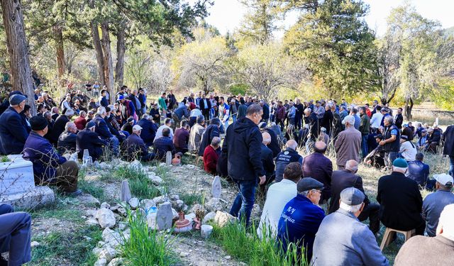 Çamelili sanatçısı Cemil Çağdaş son yolculuğuna uğurlandı
