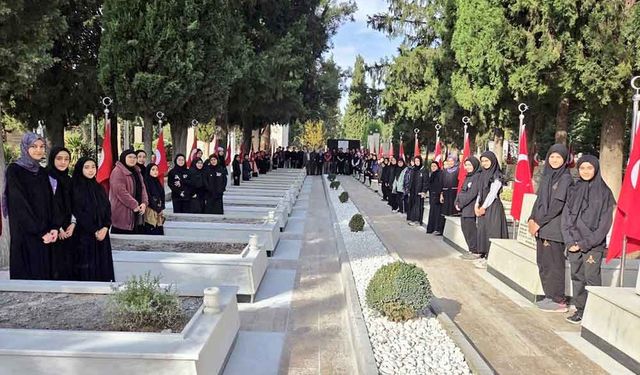 Denizli'de şehit öğretmenler dualarla anıldı