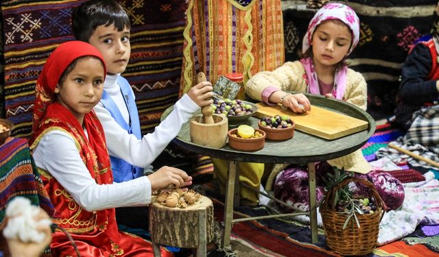 Çamelili minik öğrenciler Yöresel Kültür Şöleninde yöresel kültürlerini öğrendi
