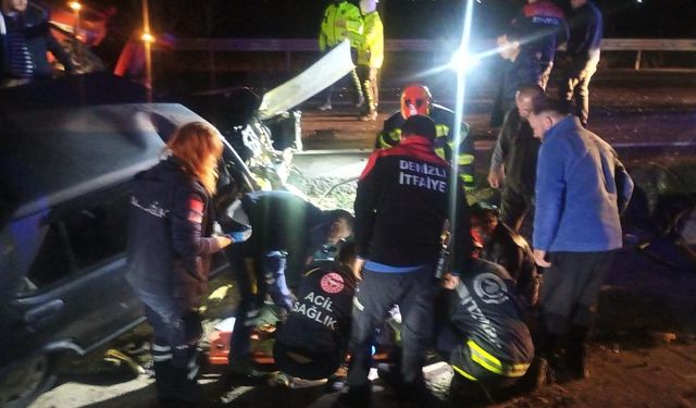 Traktör ile otomobilin çarpıştığı kazada 3 kişi yaralandı