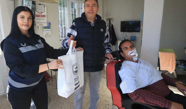 Pamukkale Belediyesi'nden Berberlere Hijyen Paketi