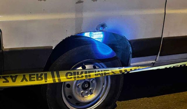 Park halindeki minibüsü kurşunlayıp kaçtılar