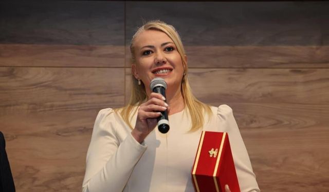 Başkan Şeniz Doğan’a EGF’den ödül