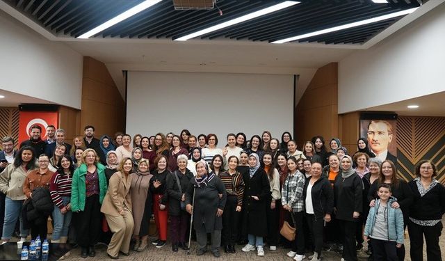 Denizli Büyükşehir’den kadınlara dijital güç eğitimi