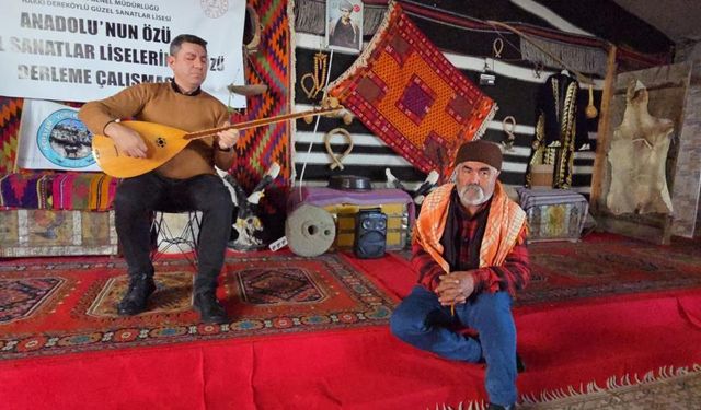 Diyar diyar gezip kültür arşivi oluşturuyorlar