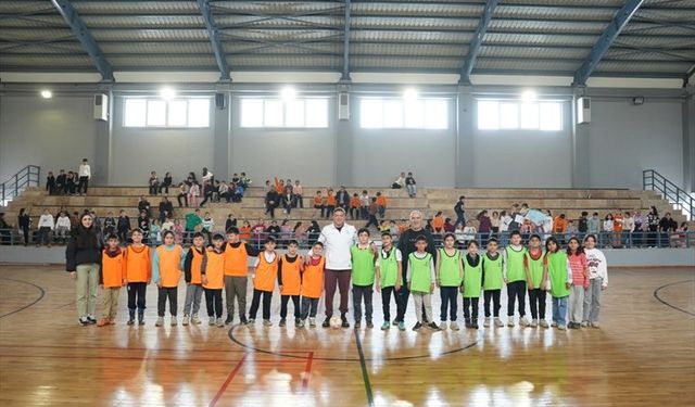 Sınıflar Arası Futsal Turnuvası’nda heyecan sürüyor